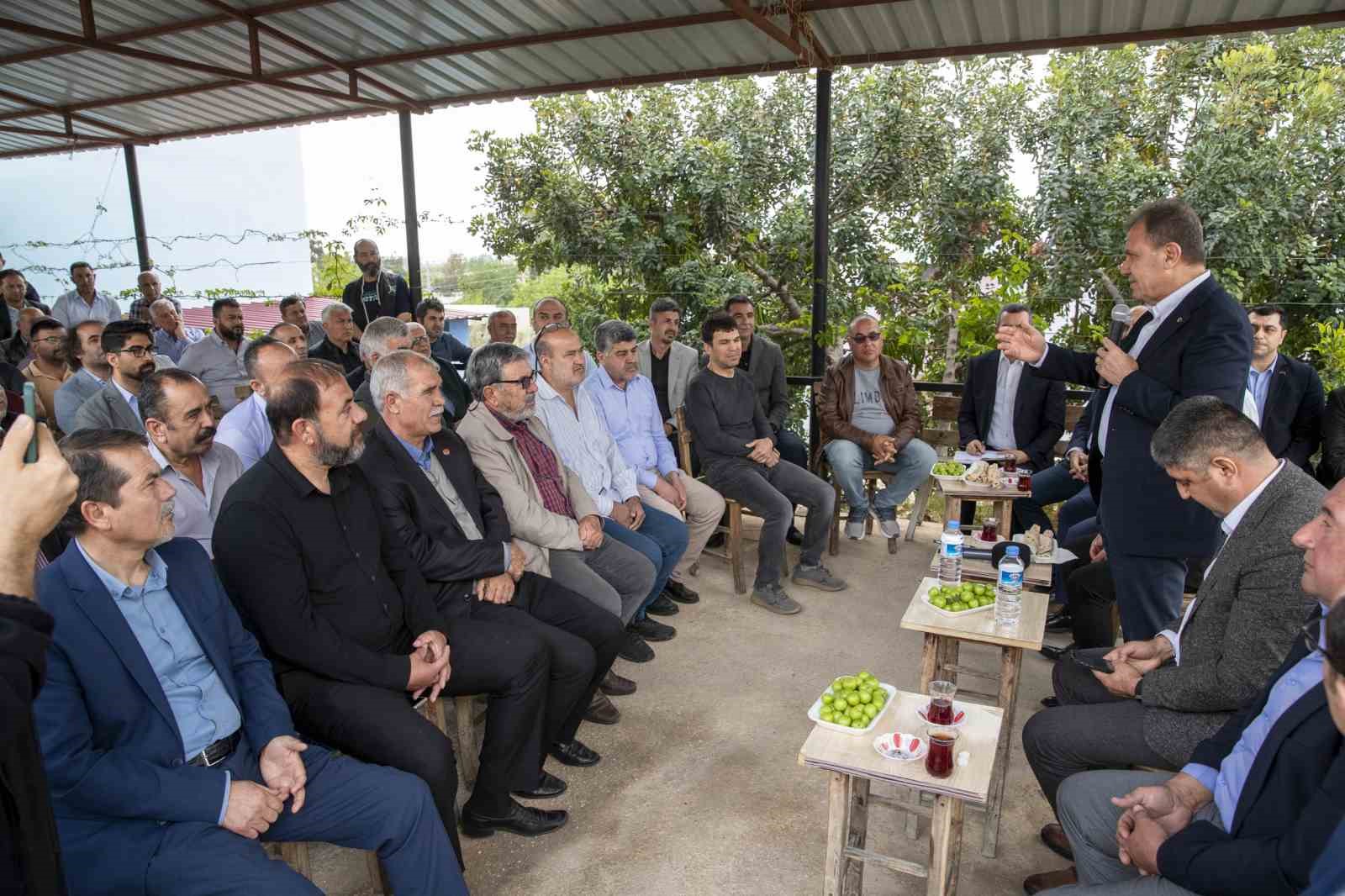 MERSİN BÜYÜKŞEHİR BELEDİYE BAŞKANI VAHAP SEÇER, HALKLA BİR ARAYA GELMEYE