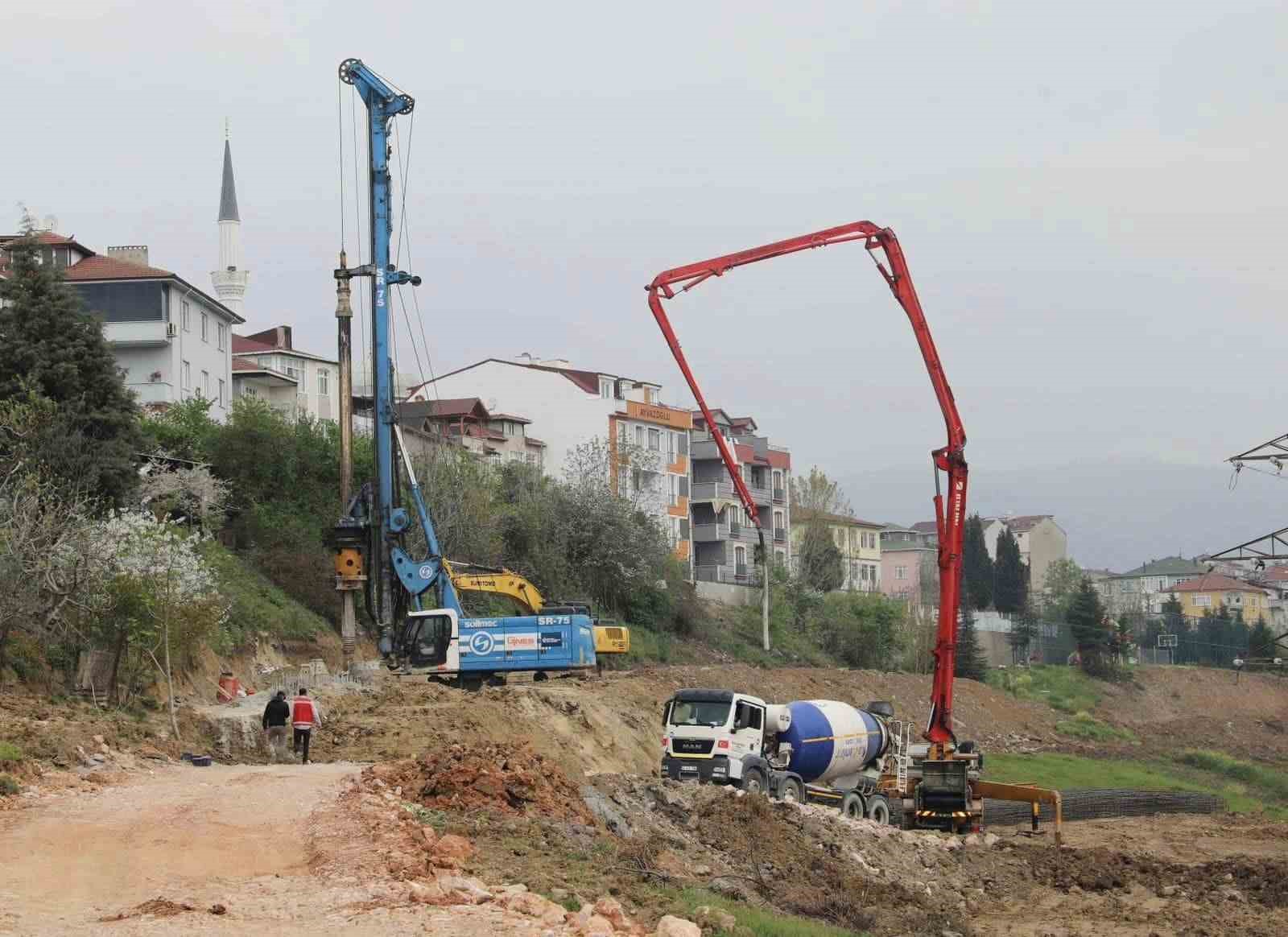 KÖRFEZ BELEDİYE BAŞKANI ŞENER SÖĞÜT, BÜYÜKŞEHİR BELEDİYESİ TARAFINDAN YAPIMINA BAŞLANAN