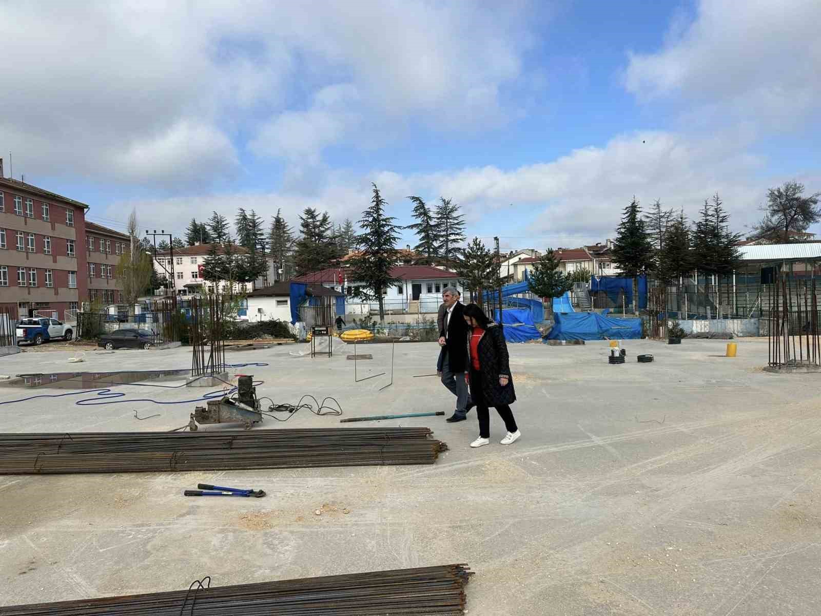 PAZARYERİ BELEDİYE BAŞKANI ZEKİYE TEKİN, İLÇEDE YAPIMI DEVAM EDEN ÇALIŞMALARI