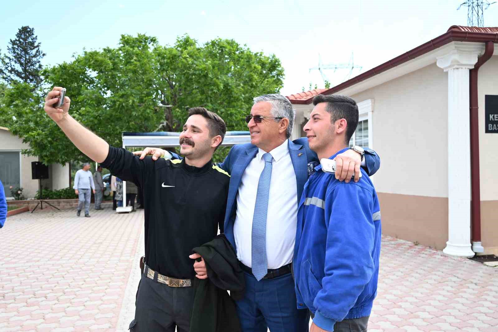 KEMER BELEDİYE BAŞKANI NECATİ TOPALOĞLU, RAMAZAN BAYRAMI ÖNCESİNDE BELEDİYE PERSONELİ