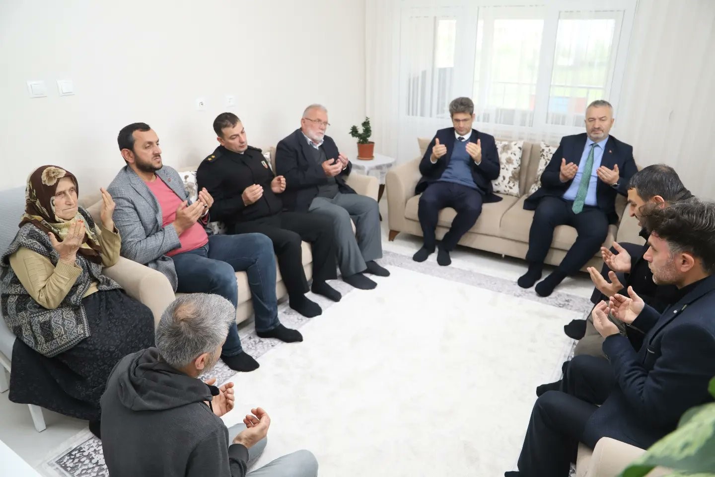 19 MAYIS BELEDİYE BAŞKANI OSMAN TOPALOĞLU, RAMAZAN BAYRAMI DOLAYISIYLA İLÇEDEKİ