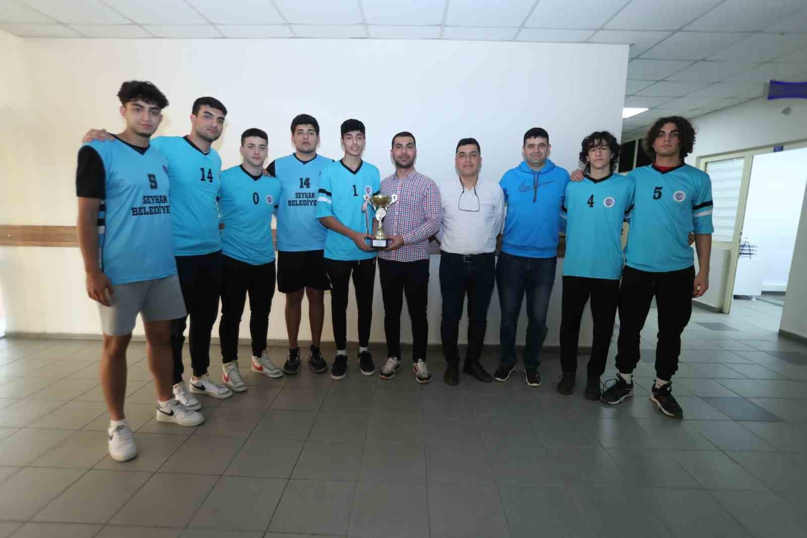 ÇUKUROVA ÜNİVERSİTESİ SEYHAN BELEDİYESPOR KULÜBÜ U-18 BASKETBOL TAKIMI SEYHAN BELEDİYE