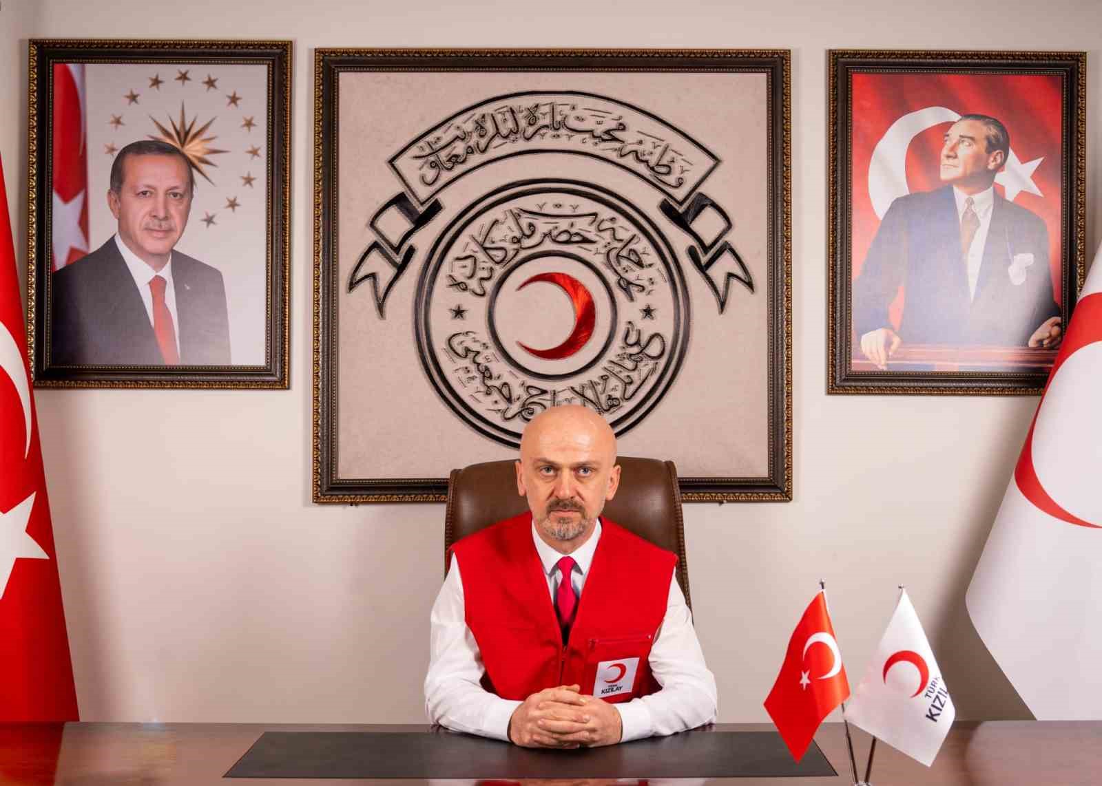 TÜRK KIZILAY KARABÜK ŞUBESİ BAŞKANI AV. CEMALETTİN YAVAŞÇI, VATANDAŞLARA KAN