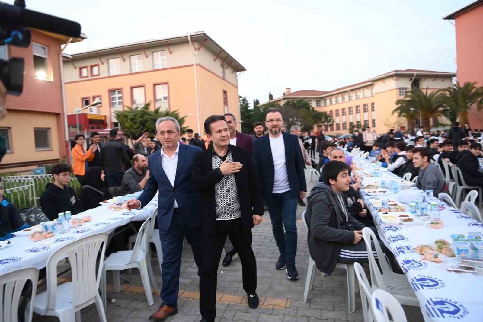 TUZLA BELEDİYE BAŞKANI DR. ŞADİ YAZICI, TUZLA BELEDİYESİ VE TUZLA
