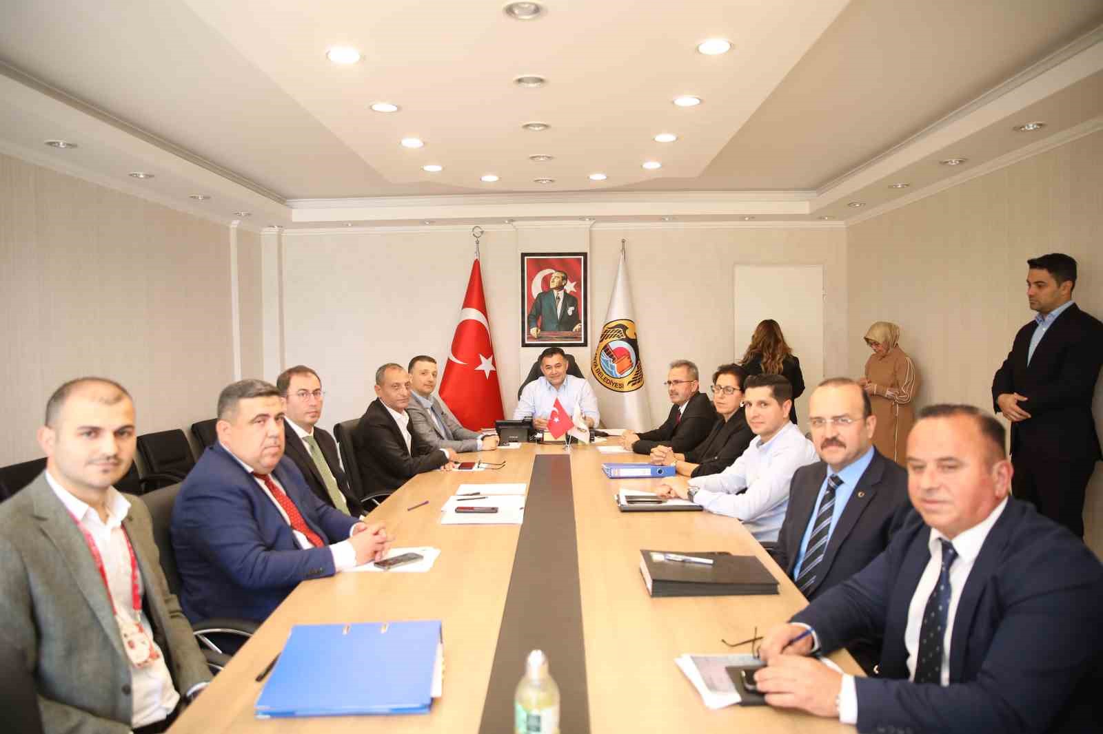 ALANYA BELEDİYE BAŞKANI ADEM MURAT YÜCEL, ENCÜMEN TOPLANTISI SONRASI BASIN