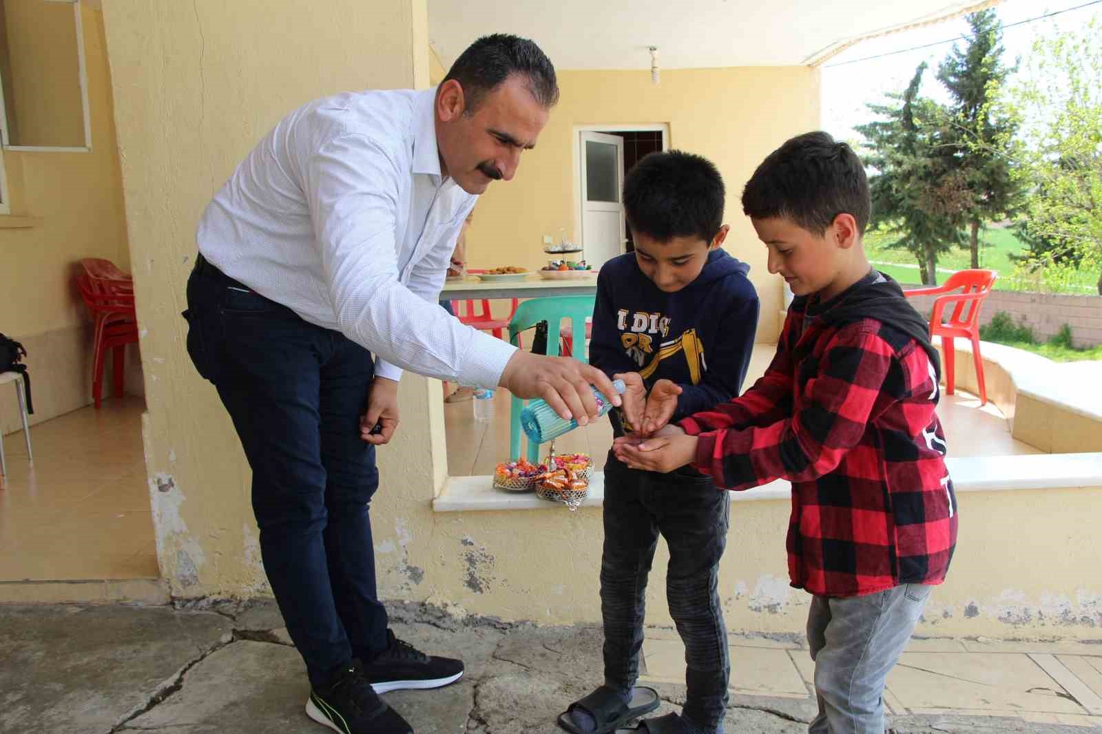 BATMAN'DA EZİDİLERİN BAYRAMI KIRMIZI ÇARŞAMBA KUTLANDI.