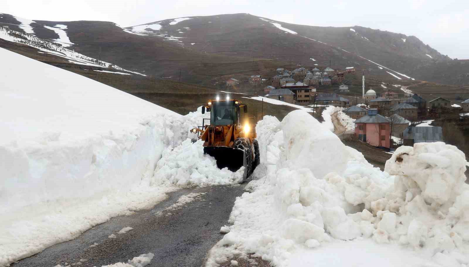 BAYBURT-TRABZON ARASINDA BAHARDA KARLA MÜCADELE