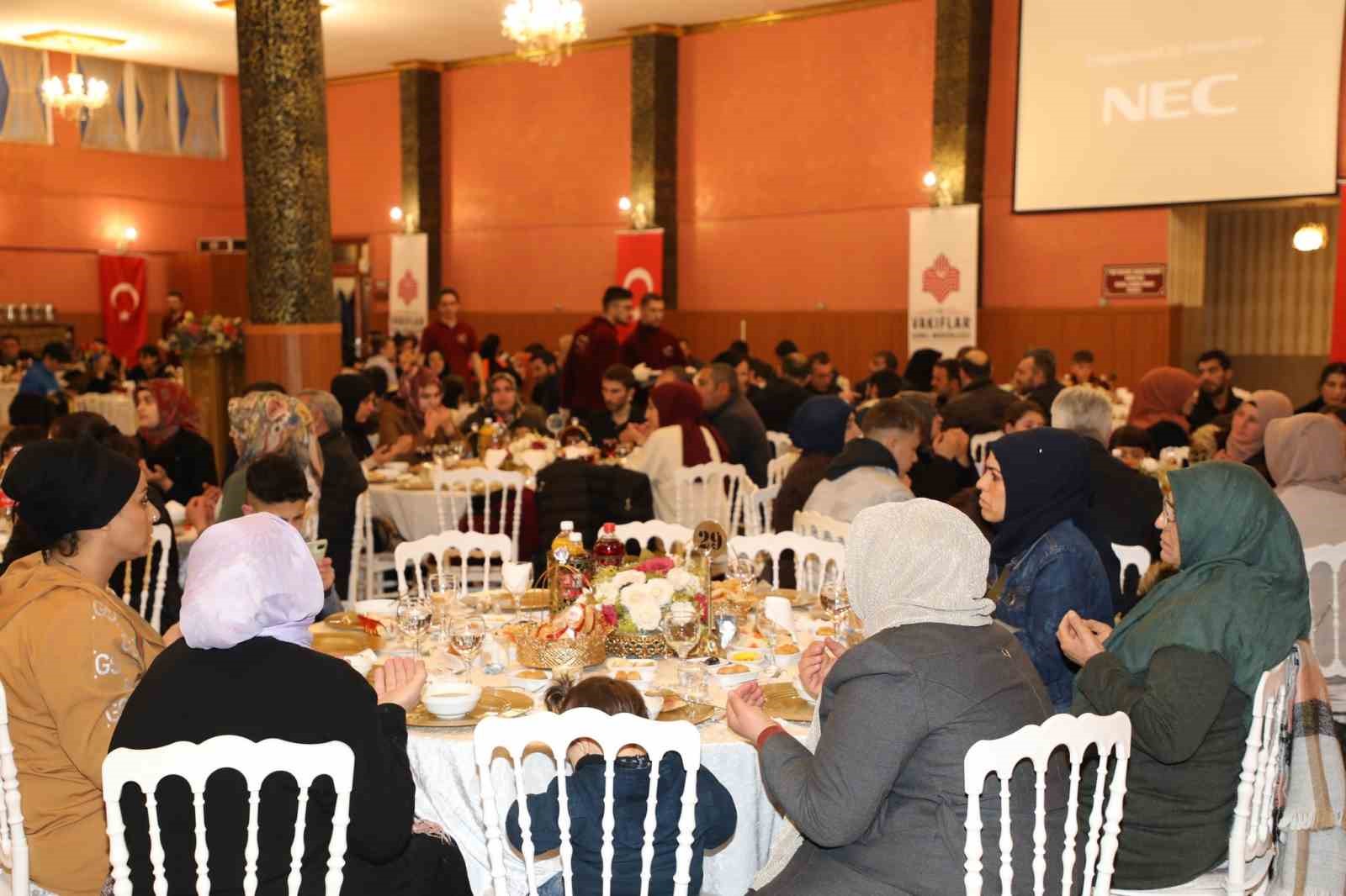 BAYBURT’TA "BİR LOKMA BİN SOFRA" İFTAR PROGRAMI GERÇEKLEŞTİ