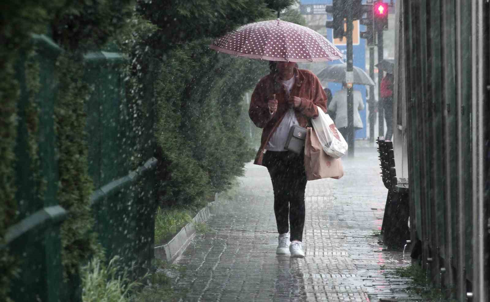 BAYBURT’TA KUVVETLİ YAĞIŞ UYARISI