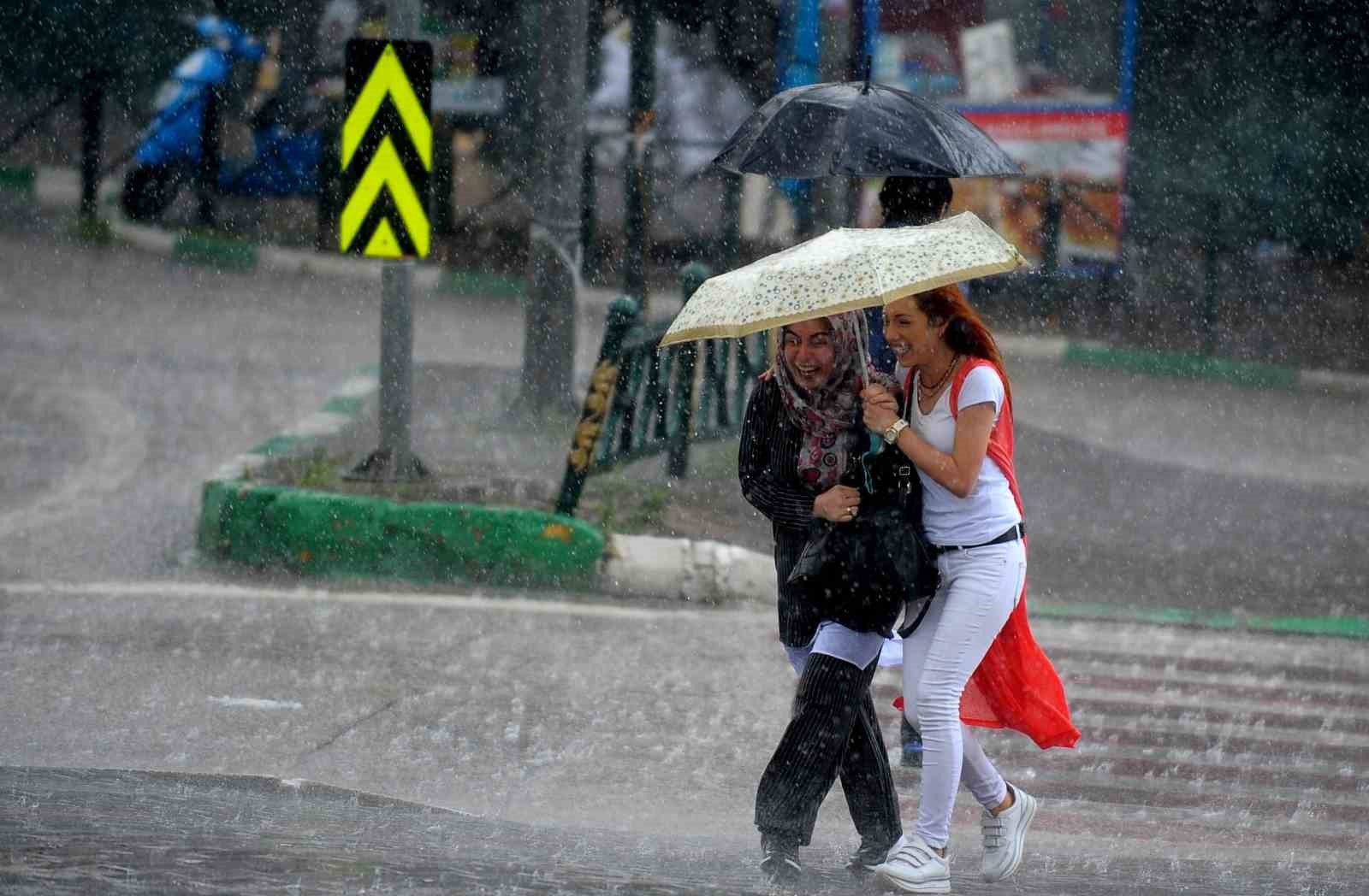 BAYBURT’TA YAĞMUR YAĞIŞI