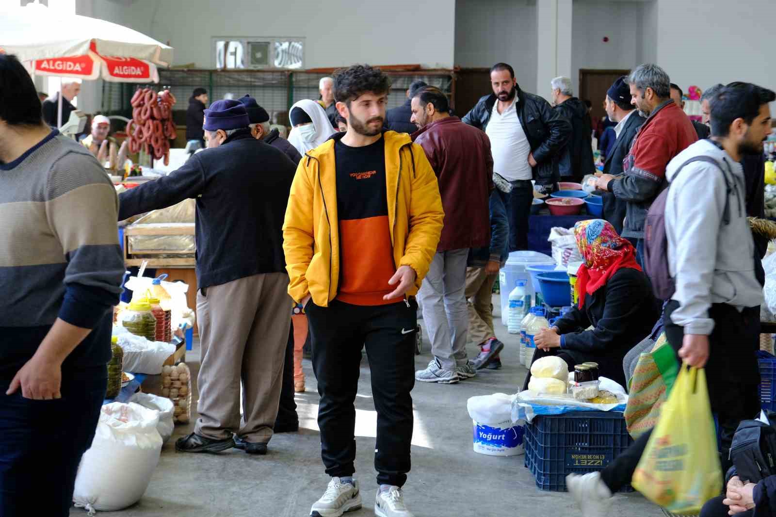 BAYRAM ALIŞVERİŞİ ESNAFA CAN SUYU OLDU