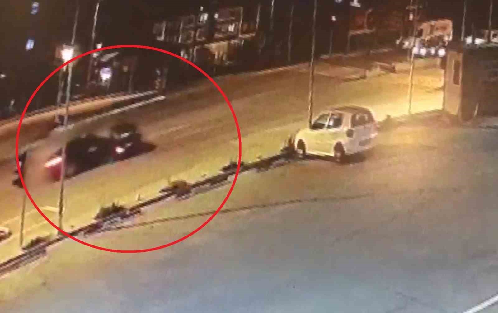 ÇANKIRI’DA İKİ OTOMOBİLİN ÇARPIŞMASI NETİCESİNDE 1 KİŞİ HAYATINI KAYBETTİĞİ, 5