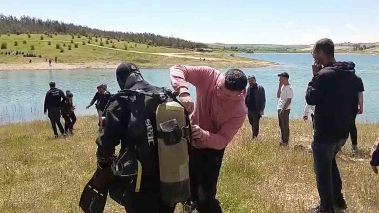 ŞANLIURFA'DA ATATÜRK BARAJ GÖLÜ'NE GİREN ÇOCUK BOĞULDU