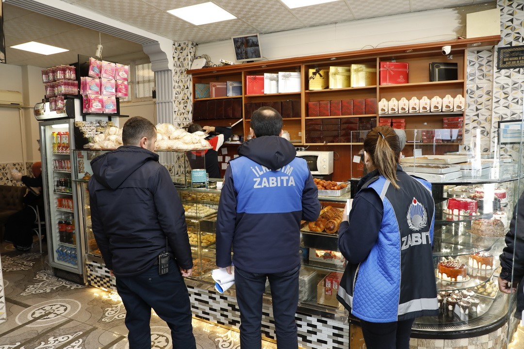 İLKADIM BELEDİYESİ ZABITA MÜDÜRLÜĞÜ EKİPLERİ, YAKLAŞAN RAMAZAN BAYRAMI ÖNCESİ FIRIN,