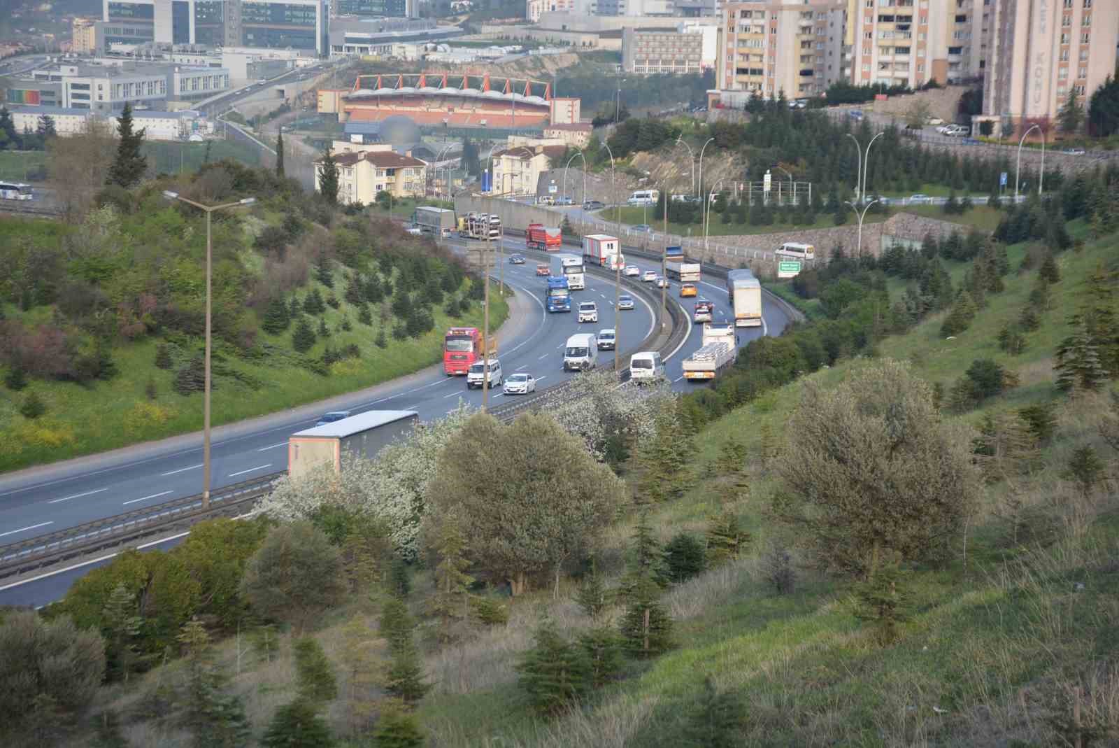 RAMAZAN BAYRAMINI MEMLEKETİNDE YA DA TATİL YAPARAK GEÇİRMEK İSTEYEN İSTANBUL