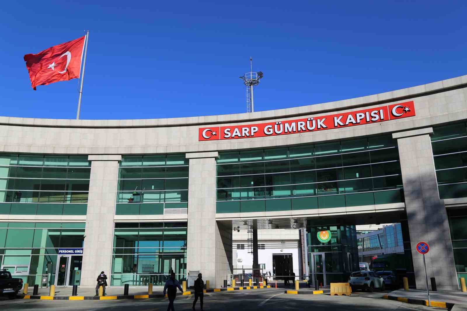 ARTVİN’İN SARP SINIR KAPISINDA BAYRAM YOĞUNLUĞU YAŞANDI. 3 GÜNLÜK RAMAZAN