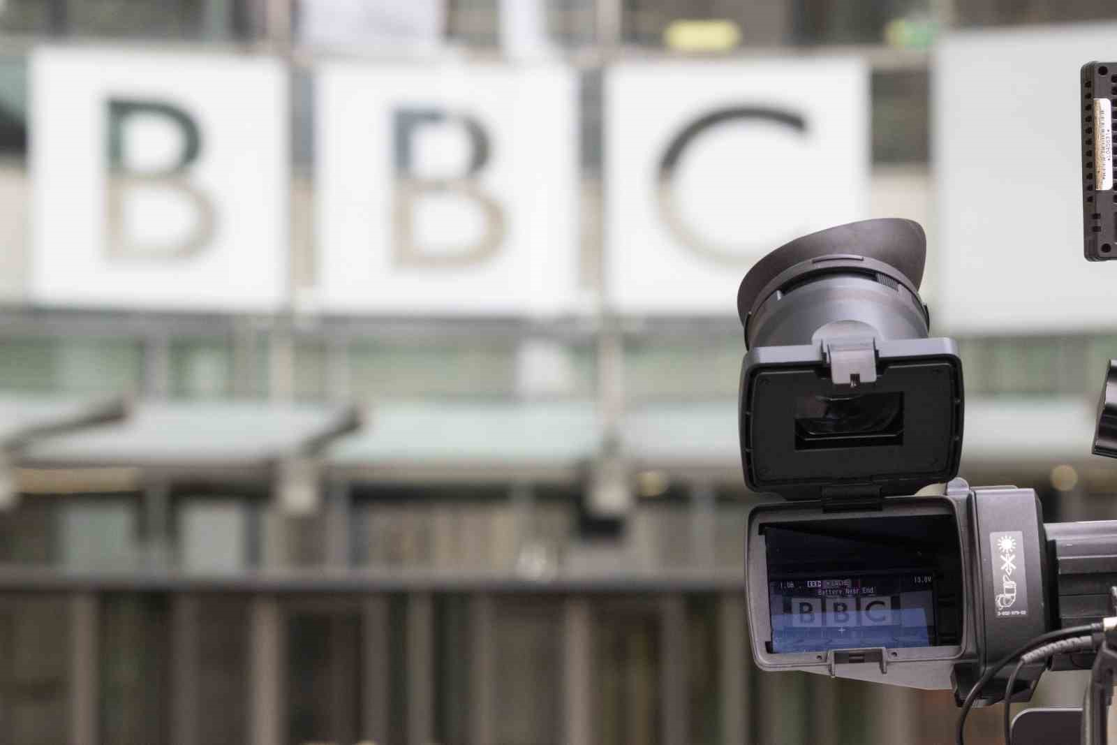 BBC YÖNETİM KURULU BAŞKANI RİCHARD SHARP, ESKİ İNGİLTERE BAŞBAKANI BORİS