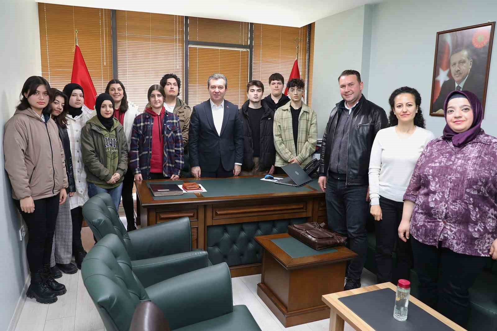 11. SINIF ÖĞRENCİLERİ ARASINDAN BELİRLENEN GRUP, BÖBLİNGEN SEYAHATİ ÖNCESİNDE BAŞKAN