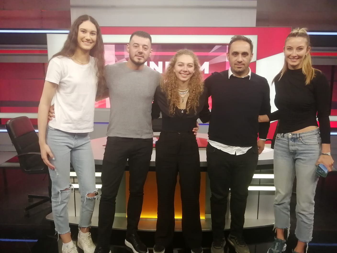 SULTANLAR LİGİ'NE YÜKSELEN BEŞİKTAŞ CEYLAN VOLEYBOL TAKIMI, D-SMART'TA YAYINLANAN "GÜNDEM