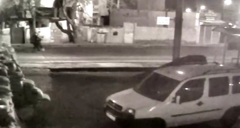 TARAFLARIN CADDEDE KARŞILAŞMASI VE KAVGA ANI GÜVENLİK KAMERASINA YANSIDI