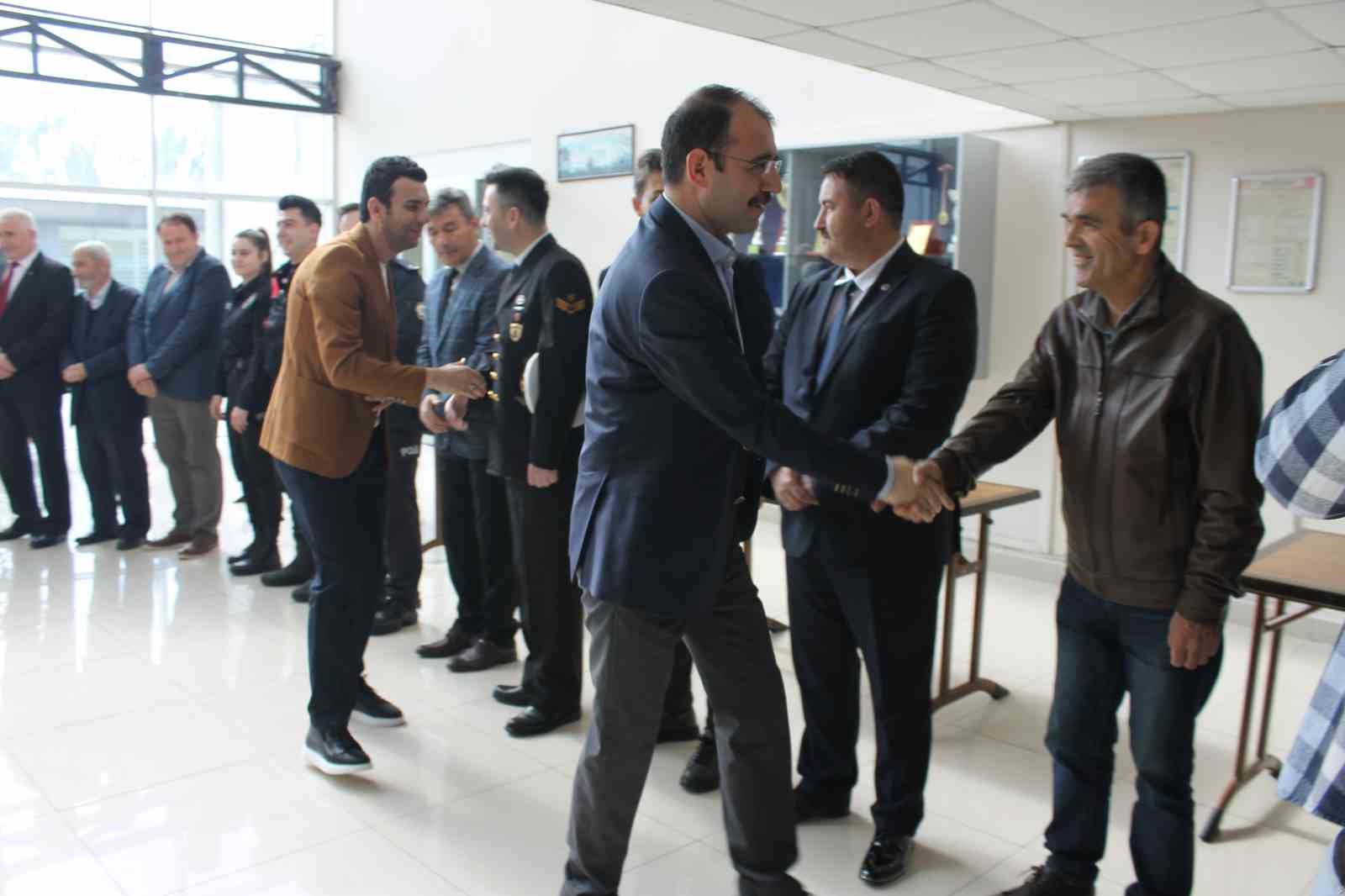 ÇANAKKALE’NİN BİGA İLÇESİNDE KAYMAKAM ERDİNÇ DOLU, BELEDİYE BAŞKANI BÜLENT ERDOĞAN