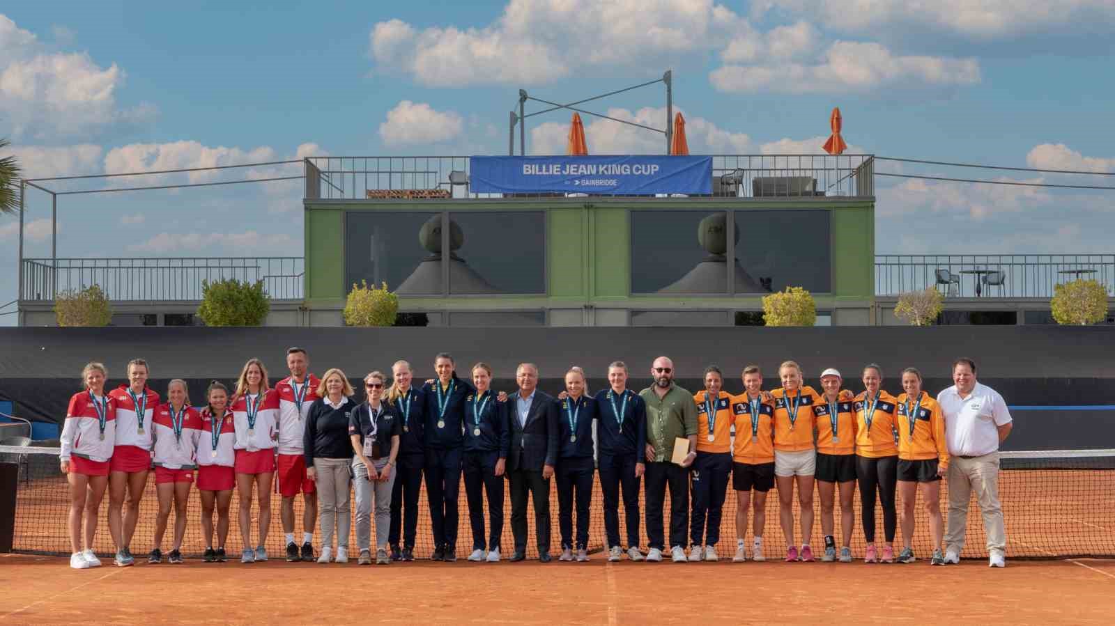 11 ÜLKENİN MÜCADELE ETTİĞİ ANTALYA MEGASARAY TENİS AKADEMİ’DE DÜZENLENEN BİLLİE