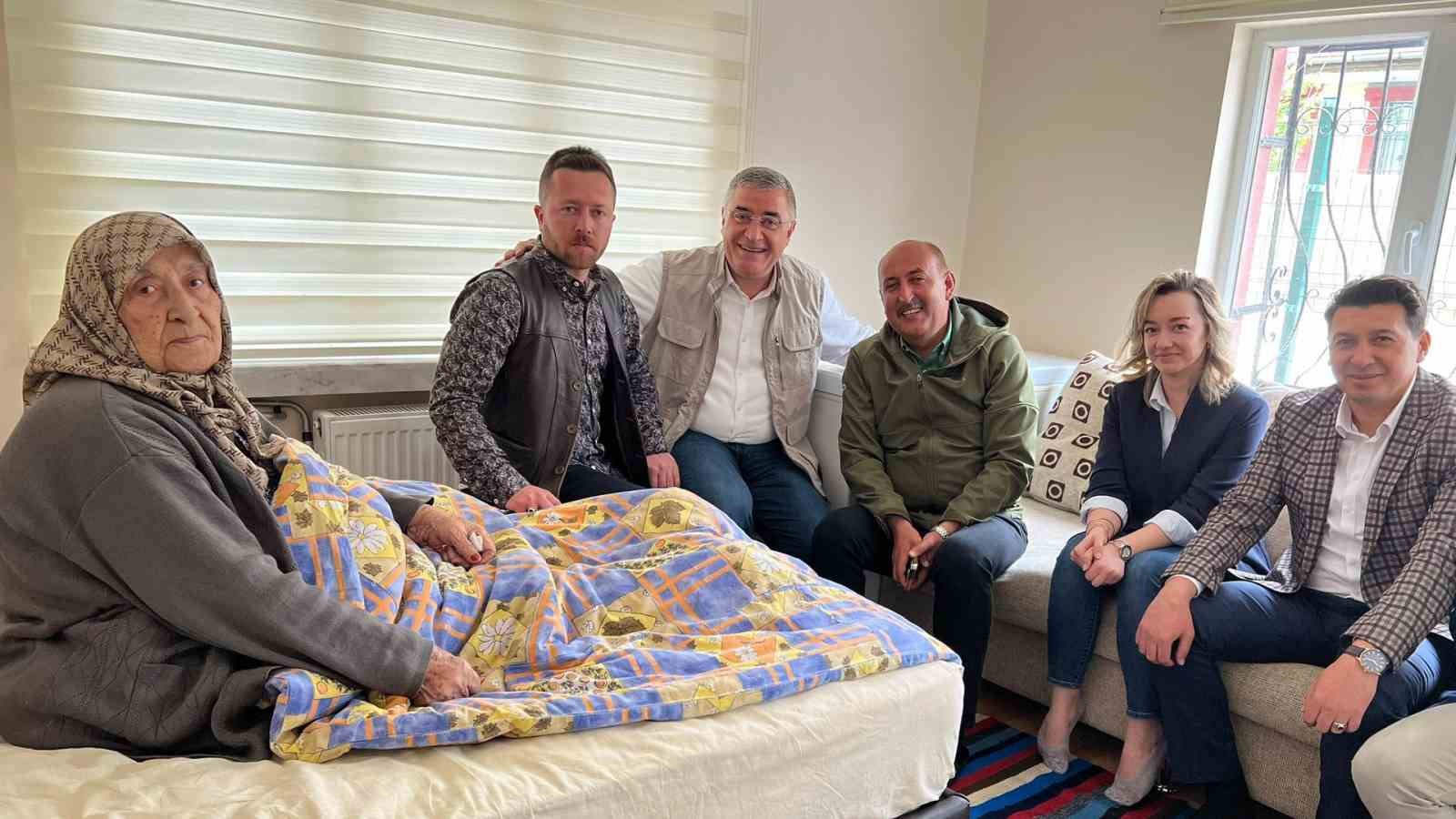KIRIKKALE'NİN YAHŞİHAN İLÇESİNDE YAŞAYAN 100 YAŞINDAKİ ŞAKİRE NİNENİN TEKERLEKLİ SANDALYE