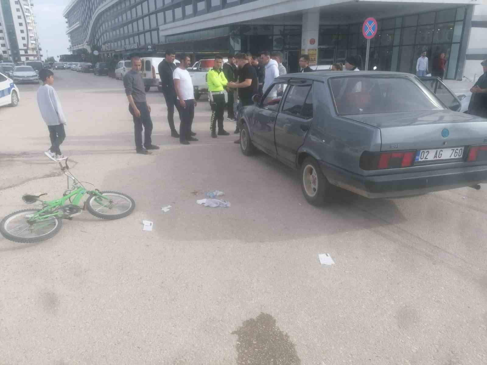 ADIYAMAN’DA, BİSİKLET İLE OTOMOBİLİN ÇARPIŞMASI SONUCU MEYDANA GELEN KAZADA 1