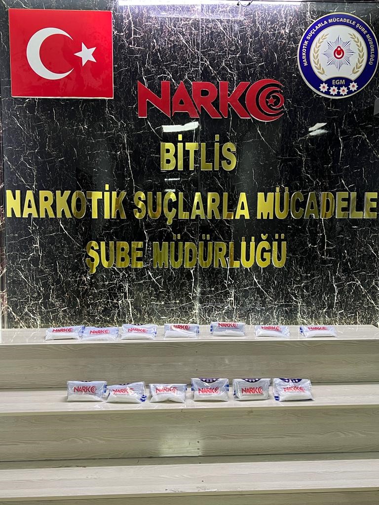BİTLİS EMNİYET MÜDÜRLÜĞÜNCE YAPILAN YOL KONTROLLERİNDE İKİ KİŞİ ÜZERİNDE 1