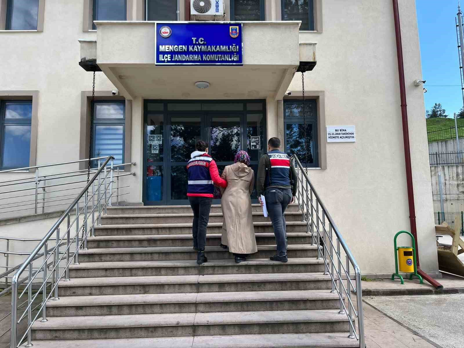 BOLU’NUN MENGEN İLÇESİNDE JANDARMA EKİPLERİ TARAFINDAN YAPILAN EŞ ZAMANLI OPERASYONDA