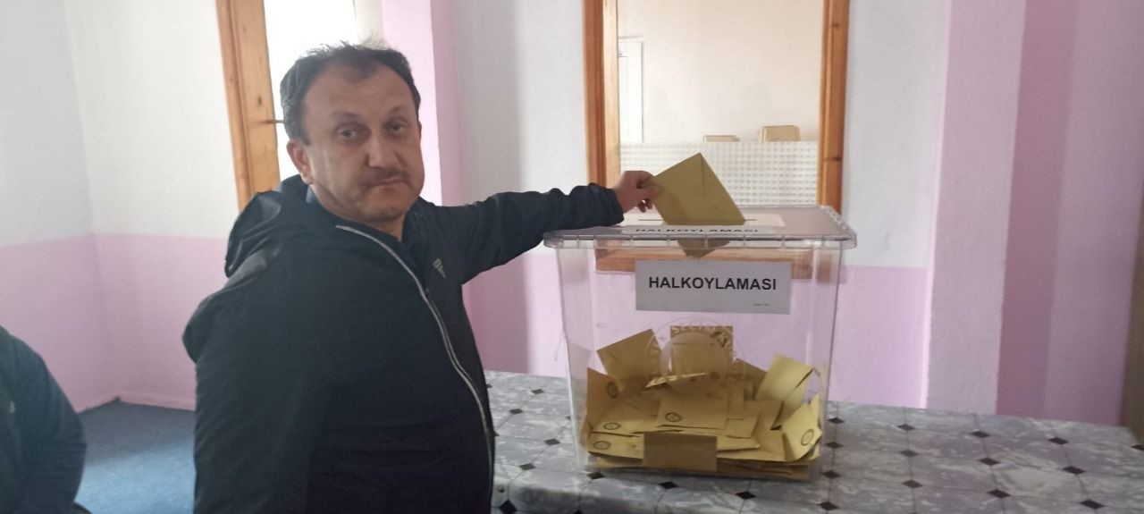 BOLU BELEDİYESİNE BAĞLI 60 HANELİ ILICAKINIK KÖYÜ, YAPILAN REFERANDUM SONRASI