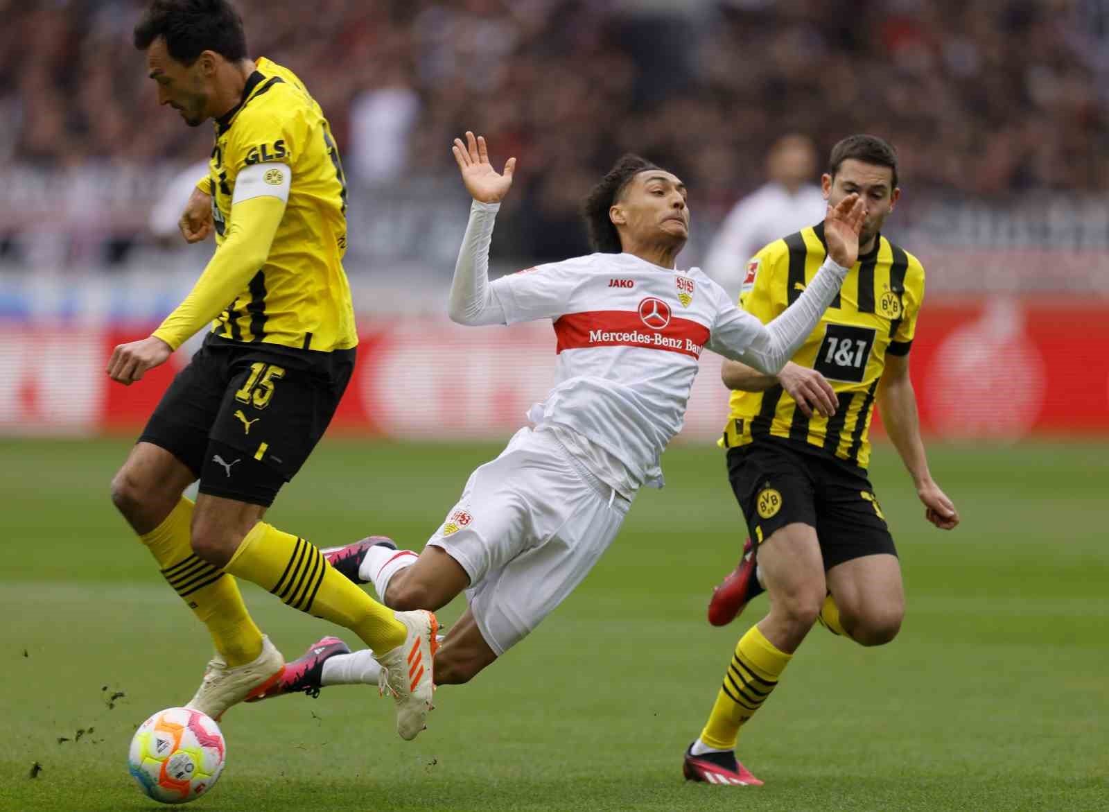 BORUSSİA DORTMUND, BUNDESLİGA’NIN 28. HAFTASINDA STUTTGART DEPLASMANINDA 3-3 BERABERE KALARAK
