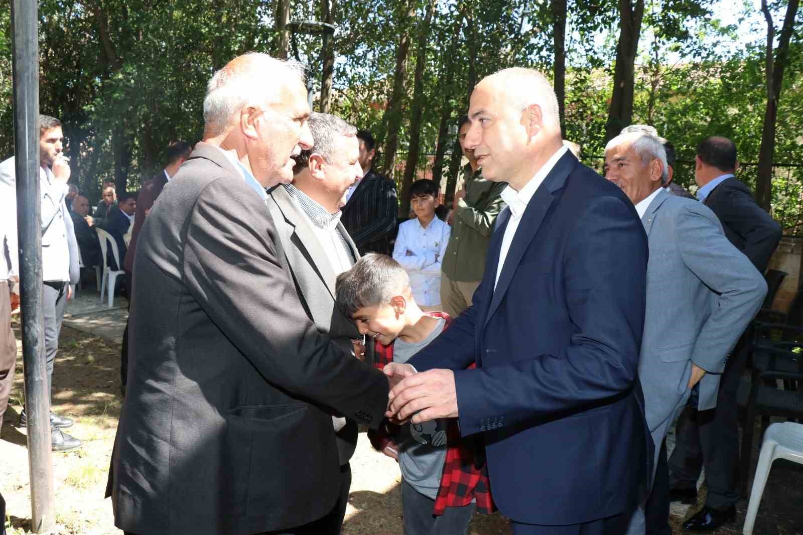 BOZOVA’DA BAYRAMLAŞMA SEVİNCİ