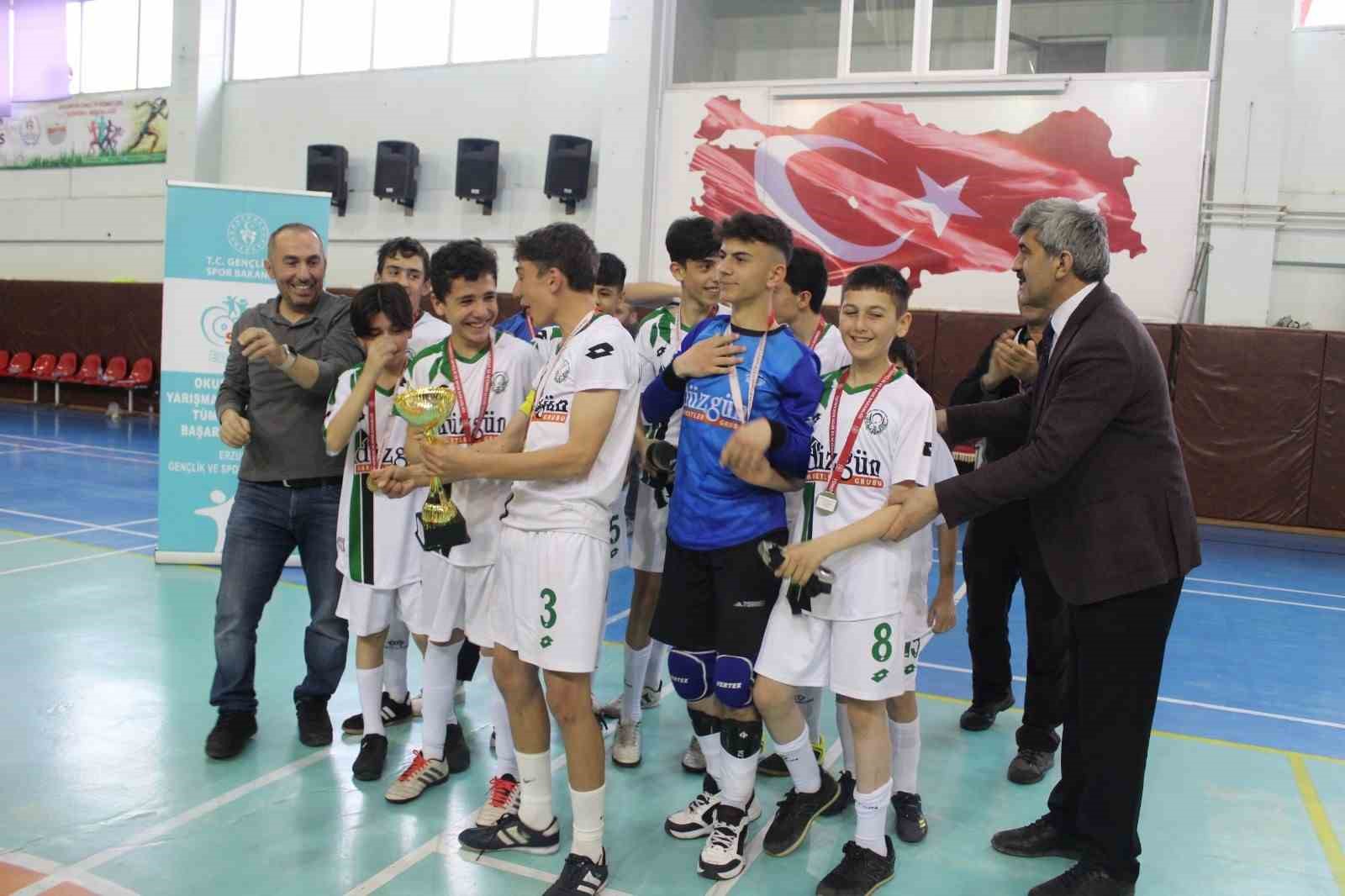 İBRAHİM HAKKI KUBİLAY İMAM HATİP ORTAOKULU YILDIZ FUTSAL TAKIMI 