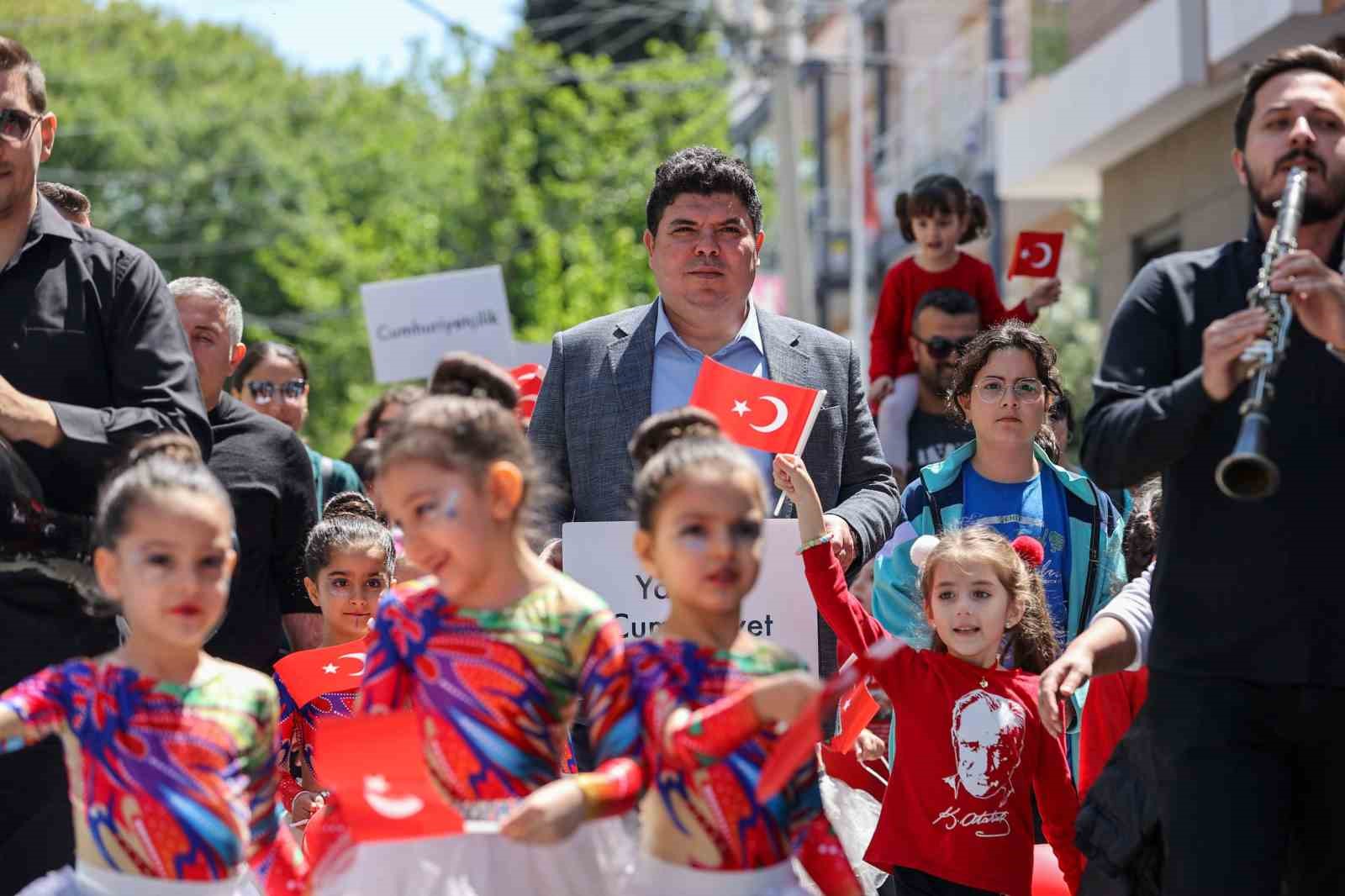 BUCA’NIN ÇOCUKLARI 23 NİSAN’I COŞKUYLA KUTLADI