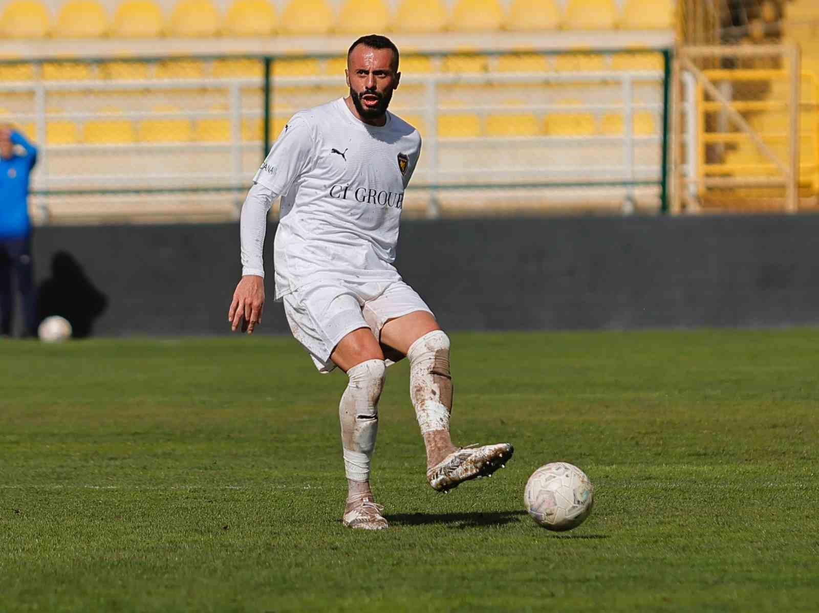 TFF 2. LİG KIRMIZI GRUP EKİPLERİNDEN BUCASPOR 1928'DE ALPER KADİR