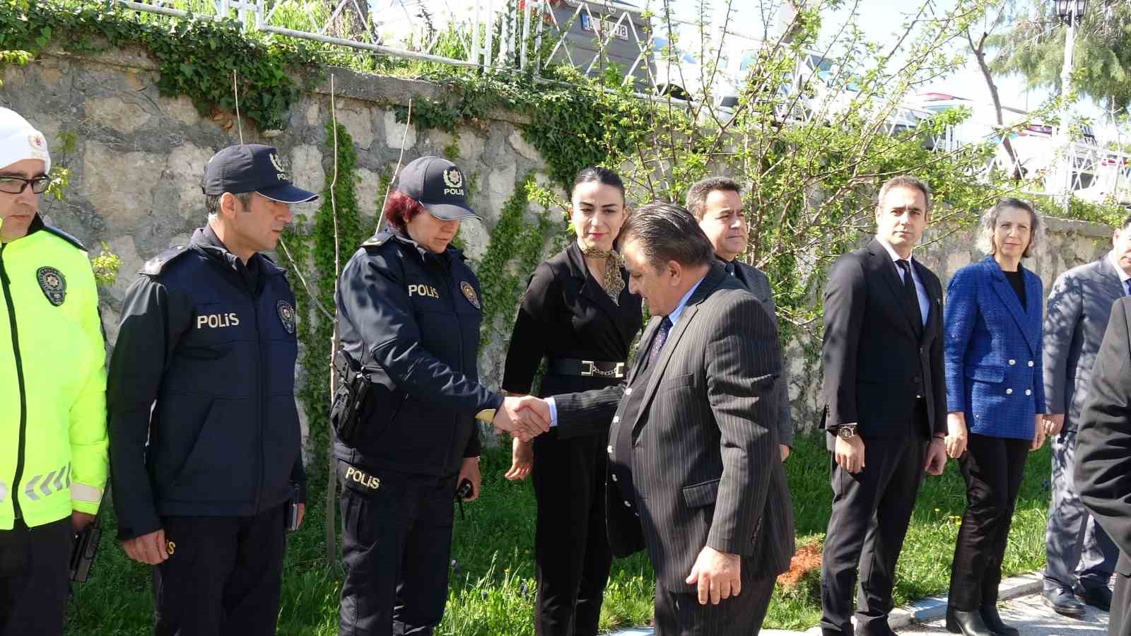 BURDUR VALİ VEKİLİ AHMET MAİLOĞLU VE PROTOKOL ÜYELERİ RAMAZAN BAYRAMI