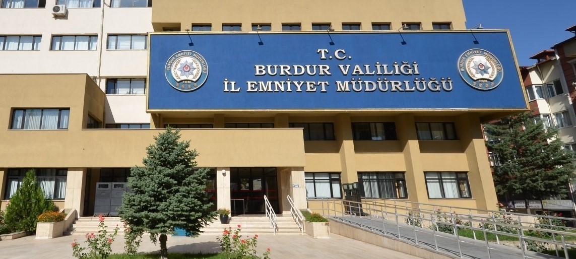 BURDUR EMNİYETİ’NİN ASAYİŞ ÇALIŞMALARINA YAKALANAN 42 ŞAHIS TUTUKLANDI