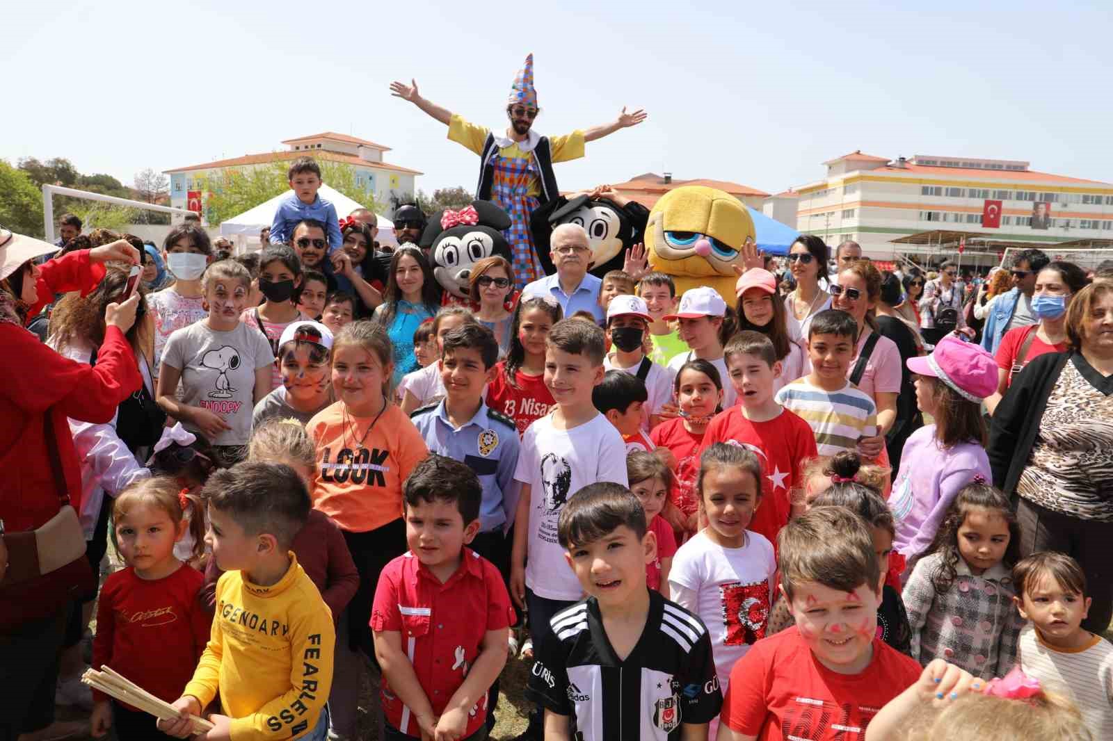 BALIKESİR’İN BURHANİYE BELEDİYESİ, 23 NİSAN ULUSAL EGEMENLİK VE ÇOCUK BAYRAMI’NI