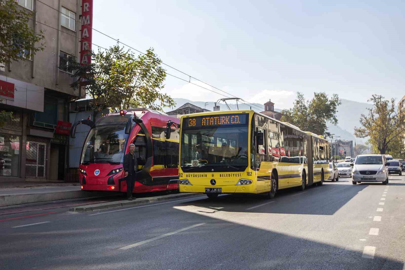 BURSA'DA RAMAZAN BAYRAMI'NIN BİRİNCİ GÜNÜ ŞEHİR İÇİ TOPLU TAŞIMA HERKESE