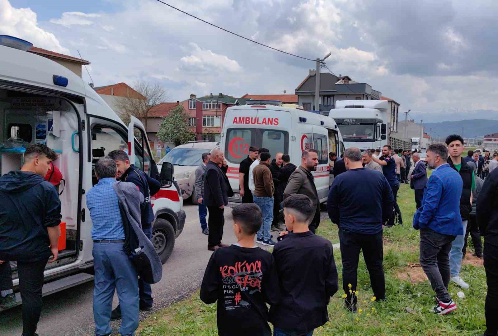 BURSA'NIN İNEGÖL İLÇESİ HUZUR MAHALLESİ'NDE GENÇLERİN ARASINDA MEYDANA GELEN KAVGAYA