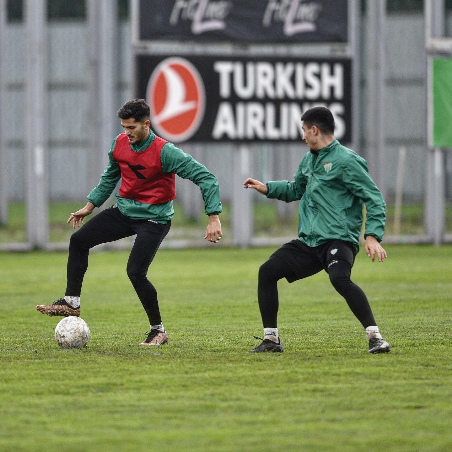 BURSASPOR'DA DÜZCESPOR MAÇI HAZIRLIKLARI BUGÜN YAPILAN ANTRENMANLA DEVAM EDİLDİ.