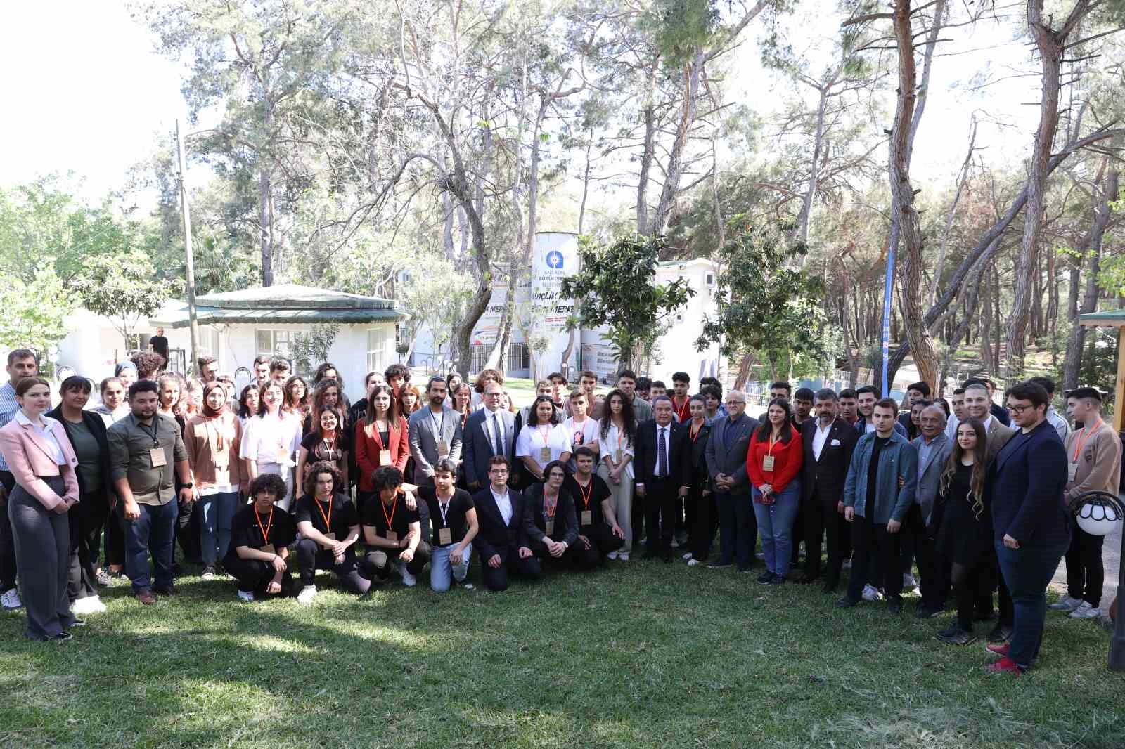 ANTALYA BÜYÜKŞEHİR BELEDİYESİ’NİN DÜZENLEDİĞİ 15-24 YAŞ ARASINDAKİ GENÇLERE YÖNELİK KÜRESEL