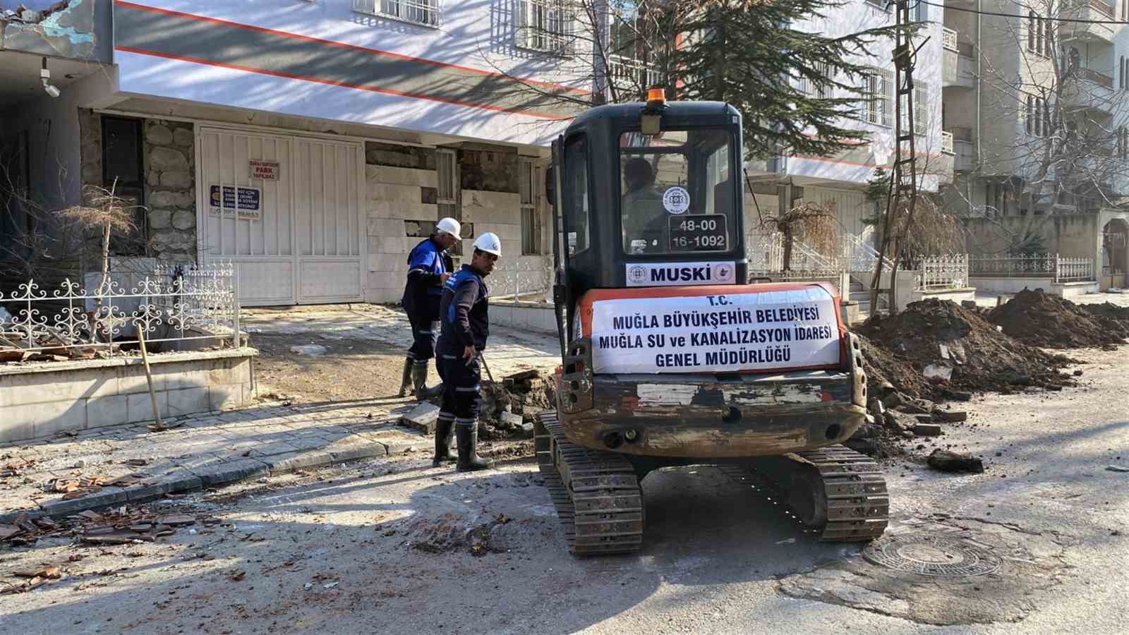 MUĞLA BÜYÜKŞEHİR EKİPLERİ MALATYA’DA ALTYAPI ÇALIŞMALARINA DEVAM EDİYOR