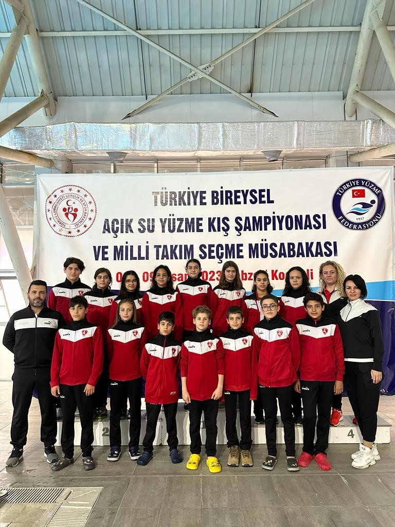 DENİZLİ BÜYÜKŞEHİR BELEDİYESPOR YÜZME TAKIMI, KOCAELİ’DE DÜZENLENEN TÜRKİYE BİREYSEL AÇIK