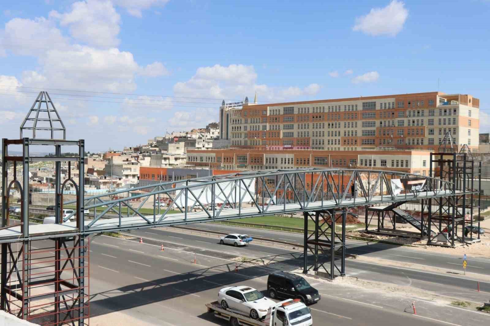 BÜYÜKŞEHİRDEN OKULLAR BÖLGESİNE ÜST GEÇİT