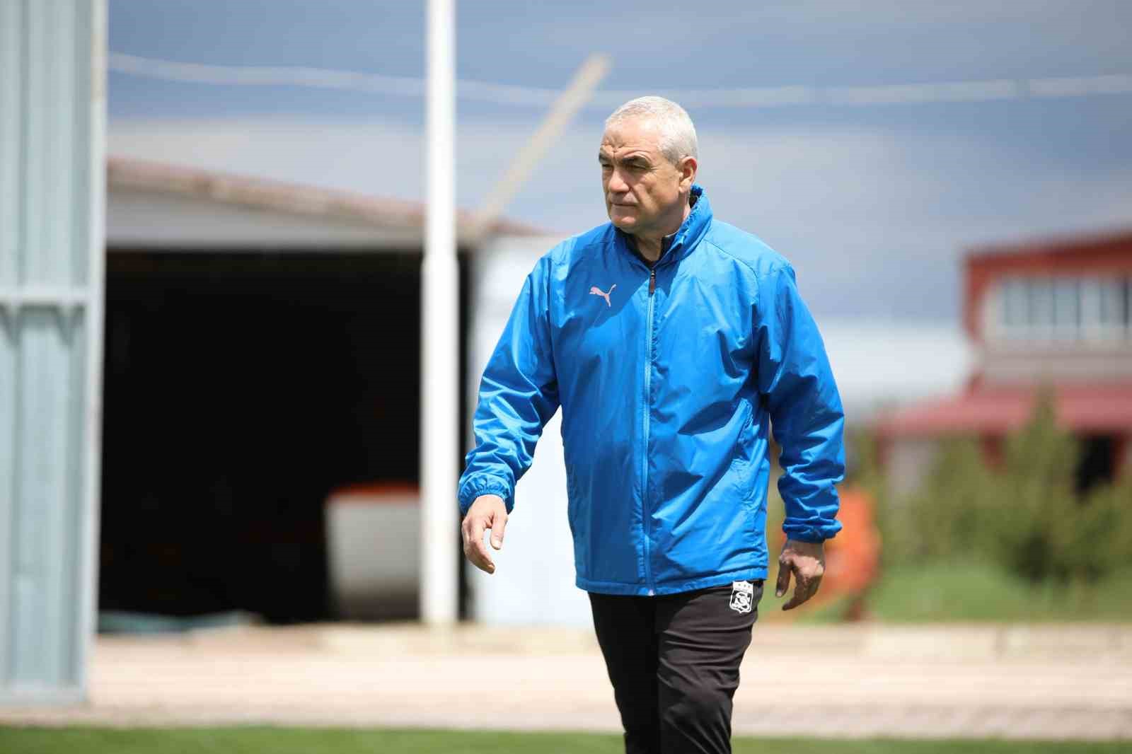DG SİVASSPOR’DA TEKNİK DİREKTÖR RIZA ÇALIMBAY, FENERBAHÇE MAÇINA İLİŞKİN KONUŞTU.