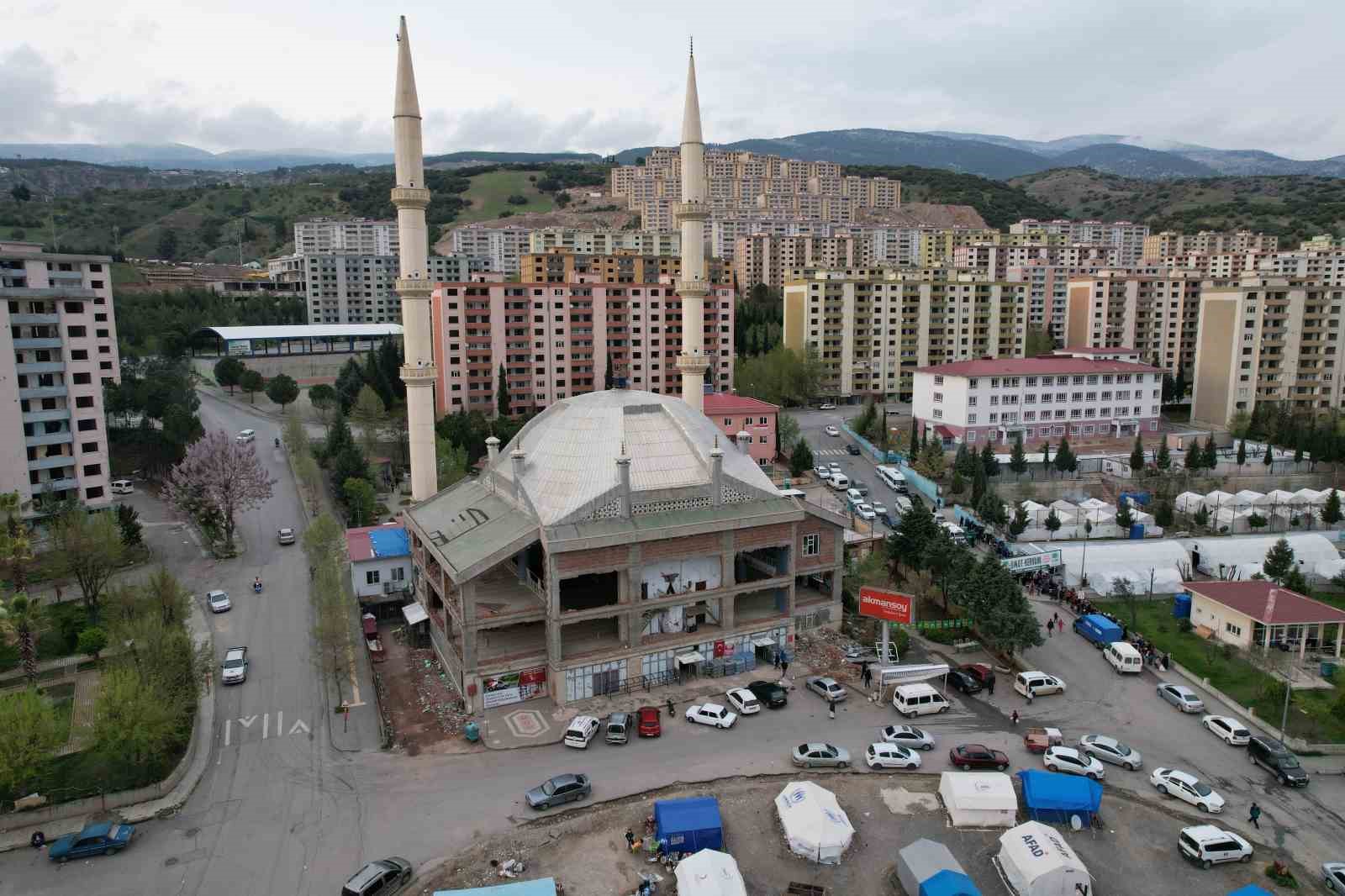 KAHRAMANMARAŞ’TA MEYDANA GELEN DEPREMLER SONRASINDA DOĞUKENT CAMİİ HASAR GÖRDÜ ANCAK