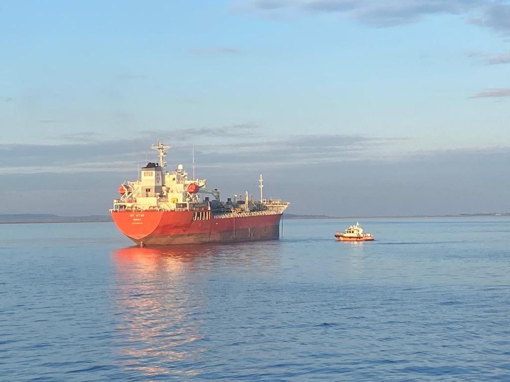 ÇANAKKALE BOĞAZI’NDAN GEÇEN 145 METRE UZUNLUĞUNDAKİ ‘GT STAR’ İSİMLİ TANKER