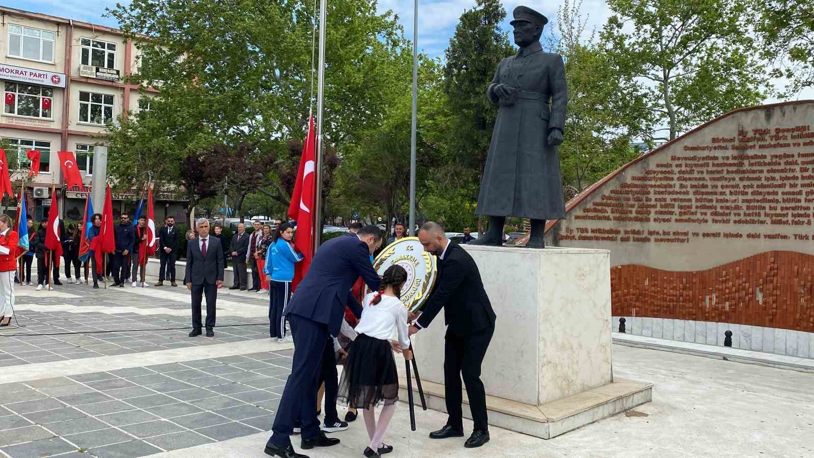 ÇANAKKALE’DE, 23 NİSAN ULUSAL EGEMENLİK VE ÇOCUK BAYRAMI DOLAYISIYLA ATATÜRK